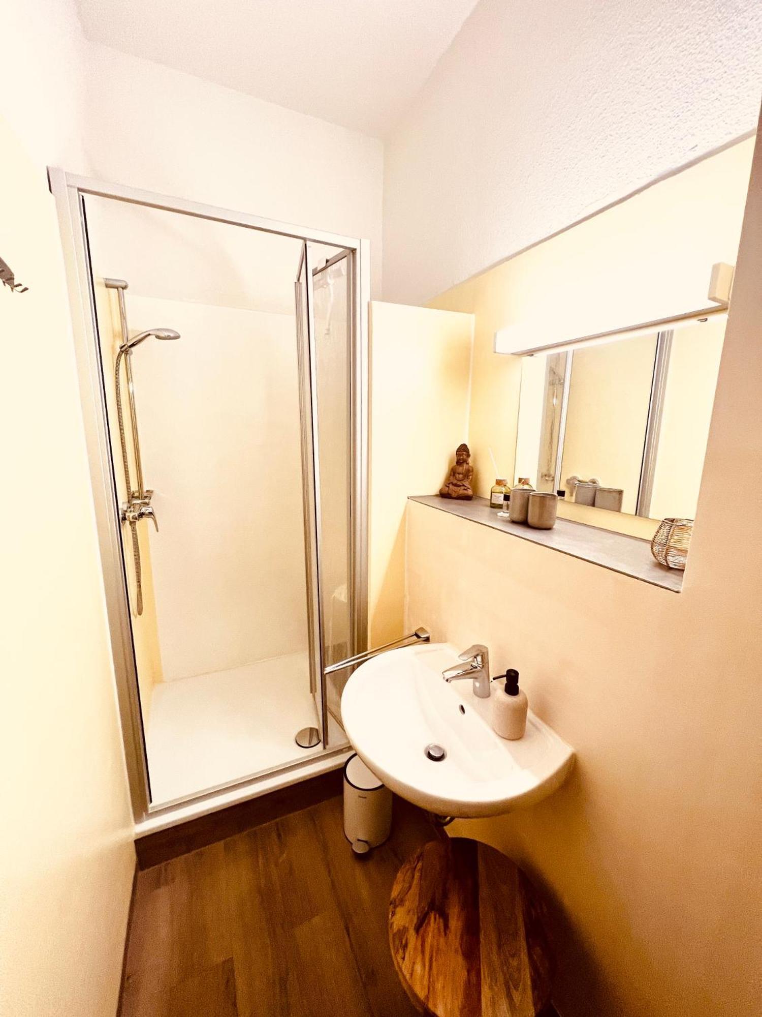 Wunderschoenes Apartment Mit Bademantelgang Zur Wohlfuehltherme Бад-Грисбах Экстерьер фото
